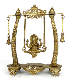 Ganesh Jhoola - Pillars engraved with figurines of Lord Ganesh