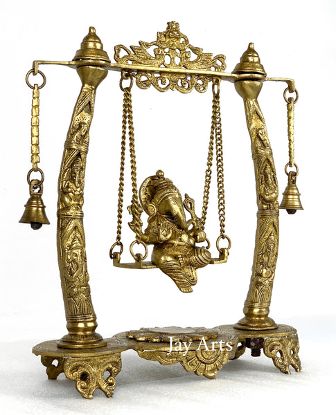 Ganesh Jhoola - Pillars engraved with figurines of Lord Ganesh