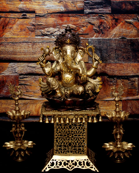 Chaturbhuja Ganesh - A kind gesture of Lord Ganesh